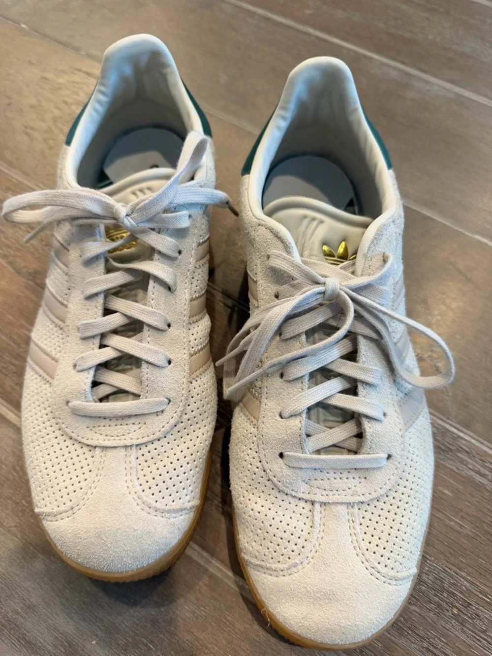 adidas Off-White Suede Sneakers with Gum Sole and Green Heel Tab - Picture 2 of 5